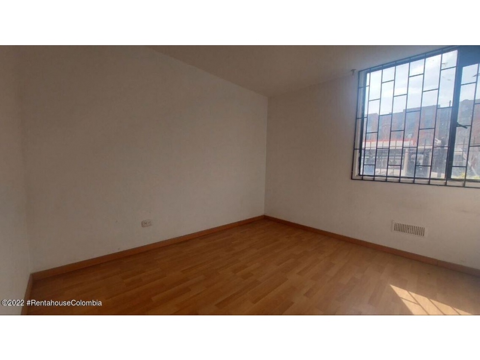 Apartamento en  Huertas de Soacha RAH CO: 23-513