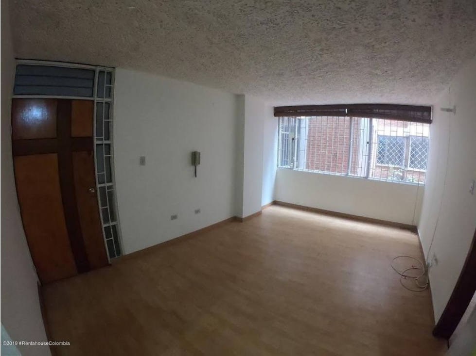 Apartamento en  7 de Agosto RAH CO: 23-1469