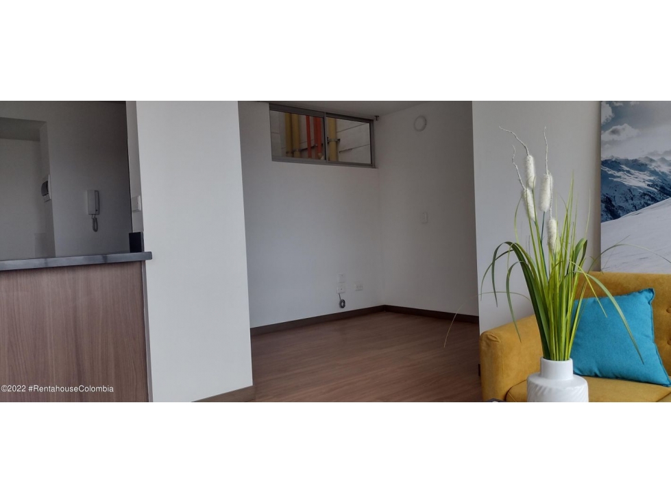 Apartamento en  Castilla(Bogota) RAH CO: 23-1699