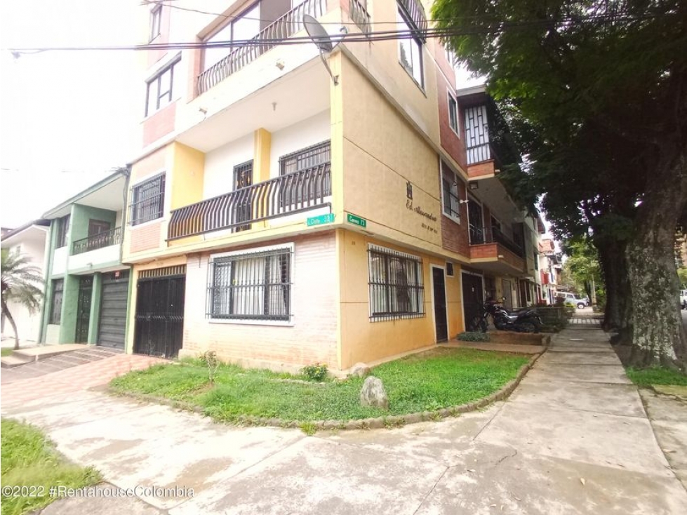 Vendo Apartamento en  Belen RosalesS.G. 23-639