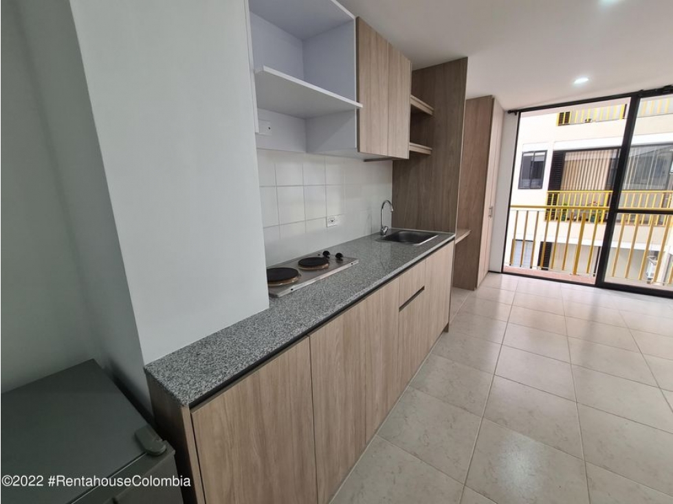 Apartamento en  La Granja(Bogota) RAH CO: 23-1713