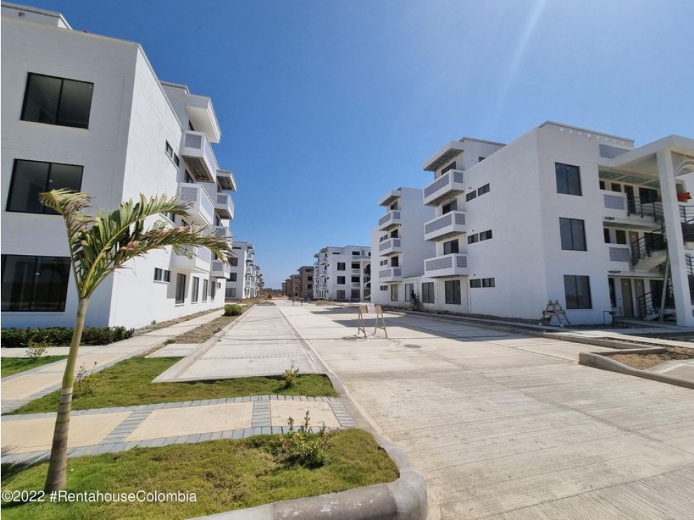 Vendo Apartamento en  Punta Canoa C.O 23-1050