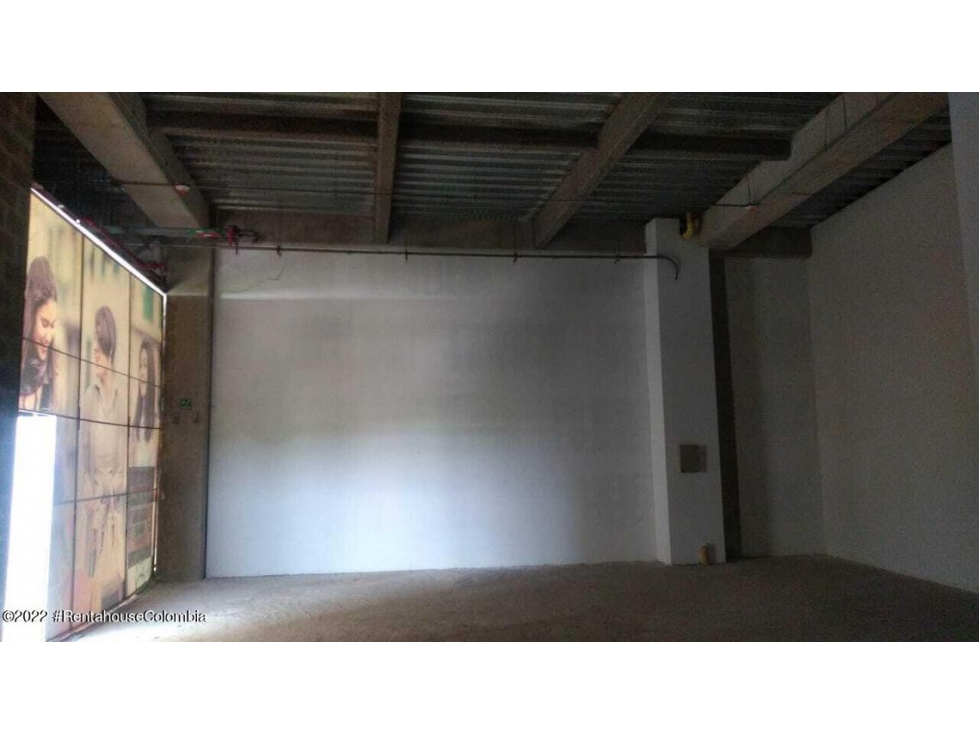 Comercial en  Unicentro RAH CO: 22-2160