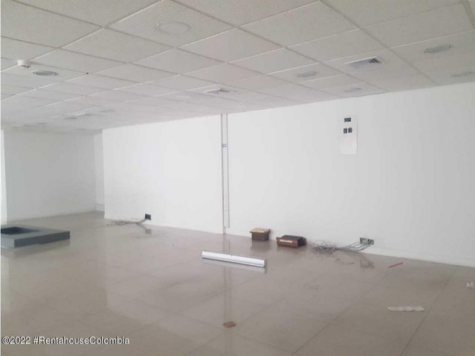 Comercial en  San Nicolas(Cali) RAH CO: 22-2204