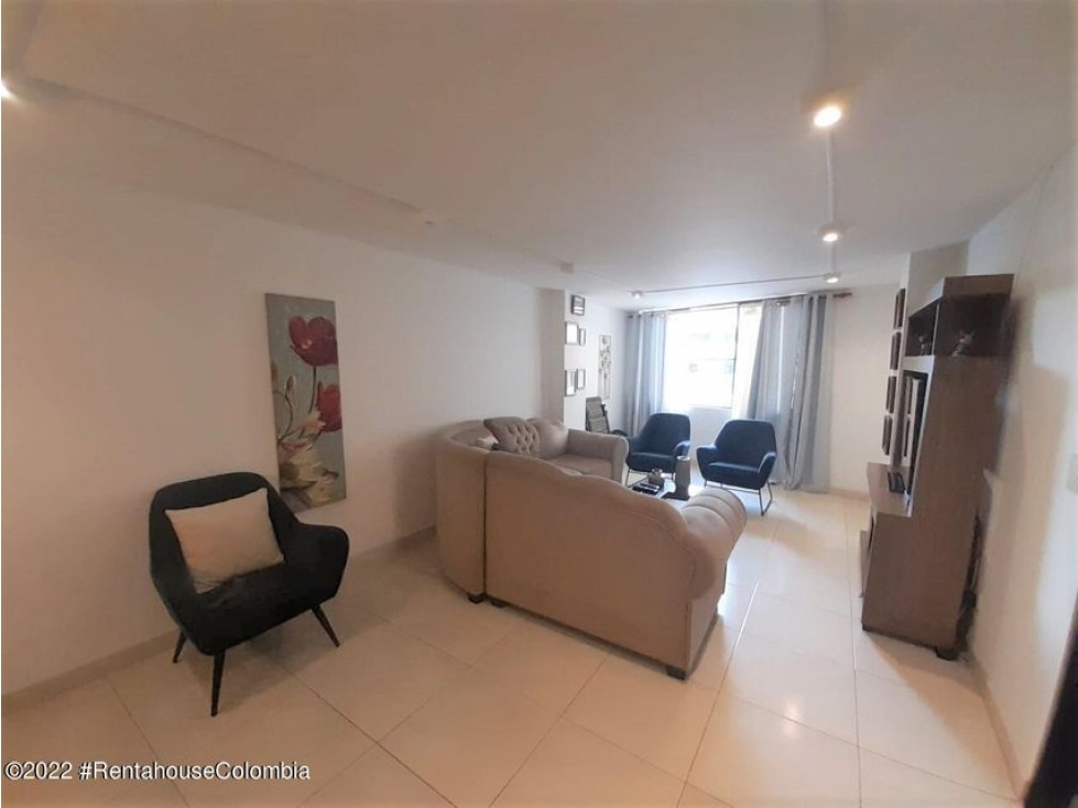 Apartamento en  Centenario(Cali) RAH CO: 22-2422