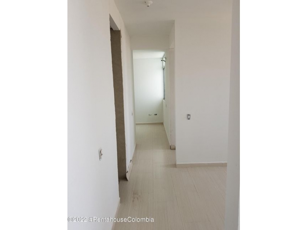 Apartamento en  Villa Nueva RAH CO: 22-2468