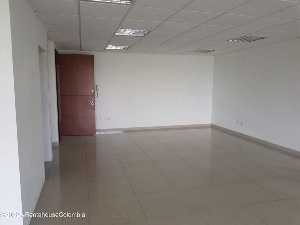 Comercial en  Puerta De Teja RAH CO: 22-2537