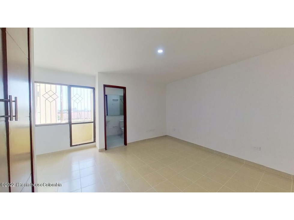 Apartamento en  El Recreo RAH CO: 22-3288