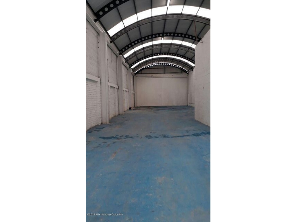 Comercial en  Ricaurte(Bogota) RAH CO: 23-227