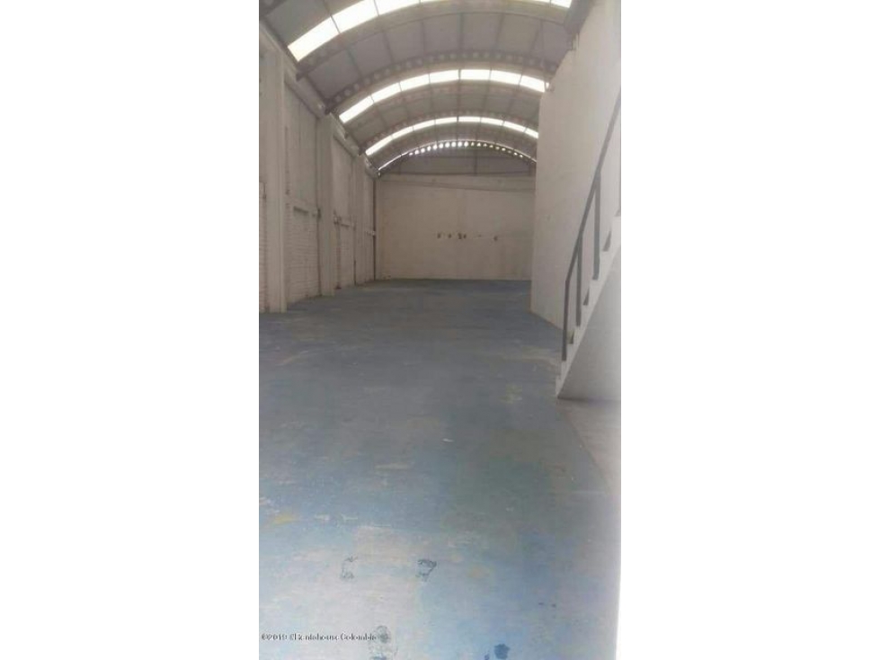 Comercial en  Ricaurte(Bogota) RAH CO: 23-227