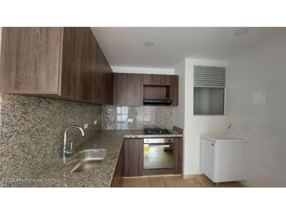 Apartamento en  Quinta Paredes RAH CO: 23-1739