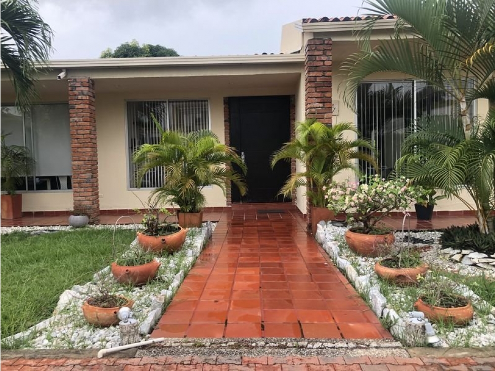 VENDO CASA CONDOMINIO ALTOS DE LA PRADERA