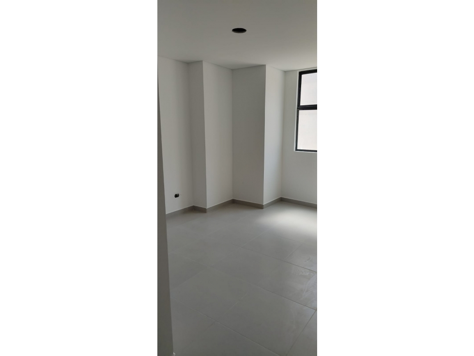 VENDO AMPLIO APARTAMENTO NUEVO EN FLORIDA