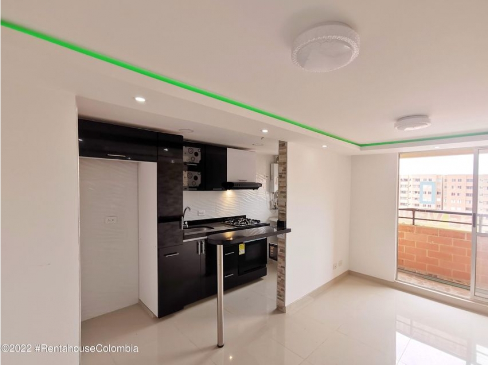 Apartamento en  La Prosperidad RAH CO: 23-461