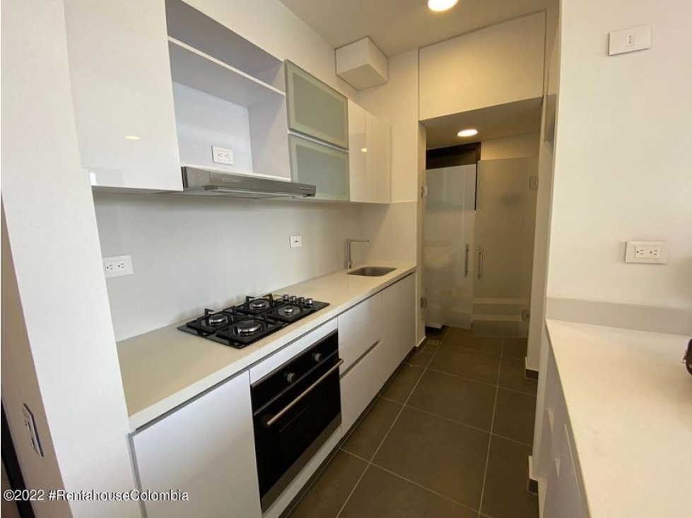 Apartamento en  Puente Aranda RAH CO: 23-738