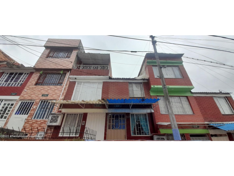 Casa en  Pinares(Bogota) S.G  23-1396