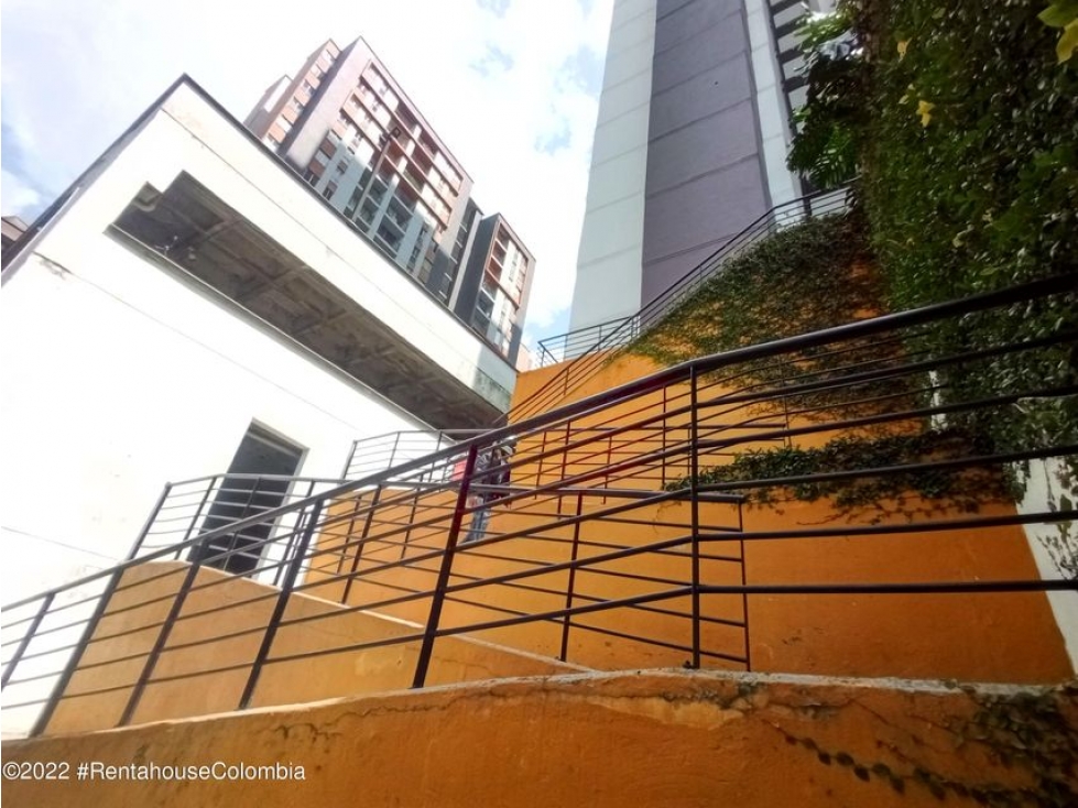 Apartamento en  Rodeo Alto RAH CO: 23-1237