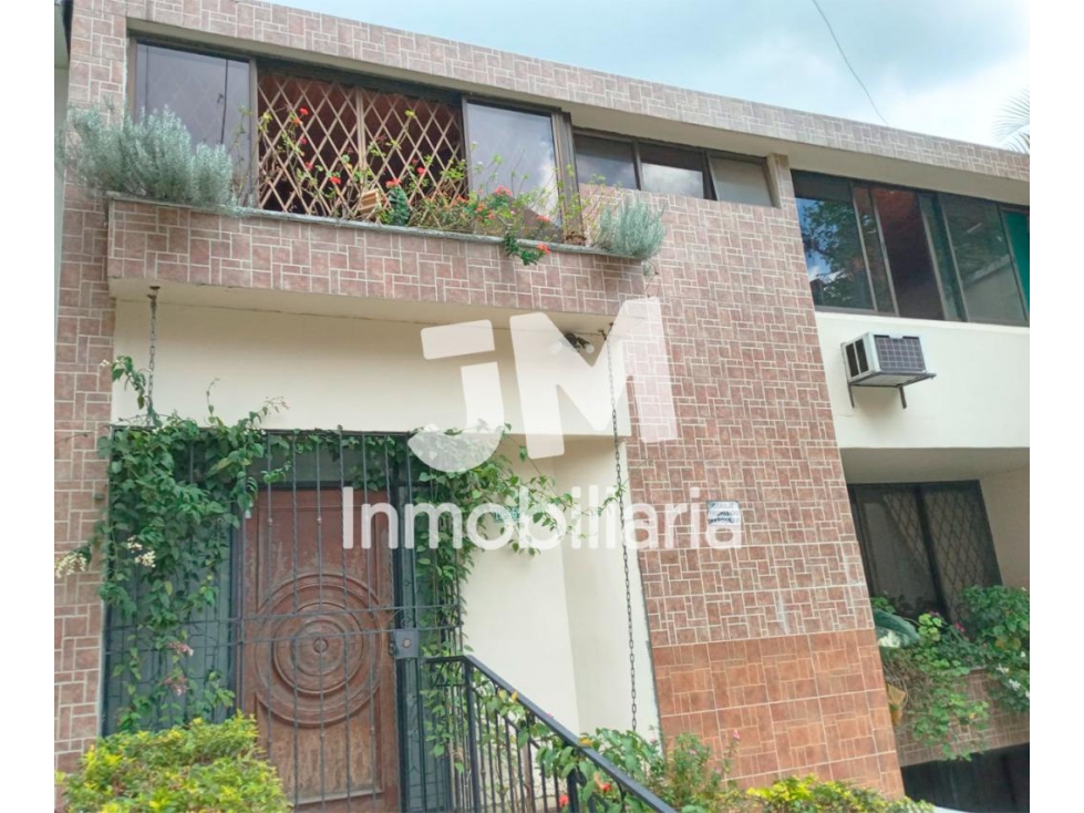 CASA EN SANTA TERESITA AL OESTE DE CALI EN VENTA