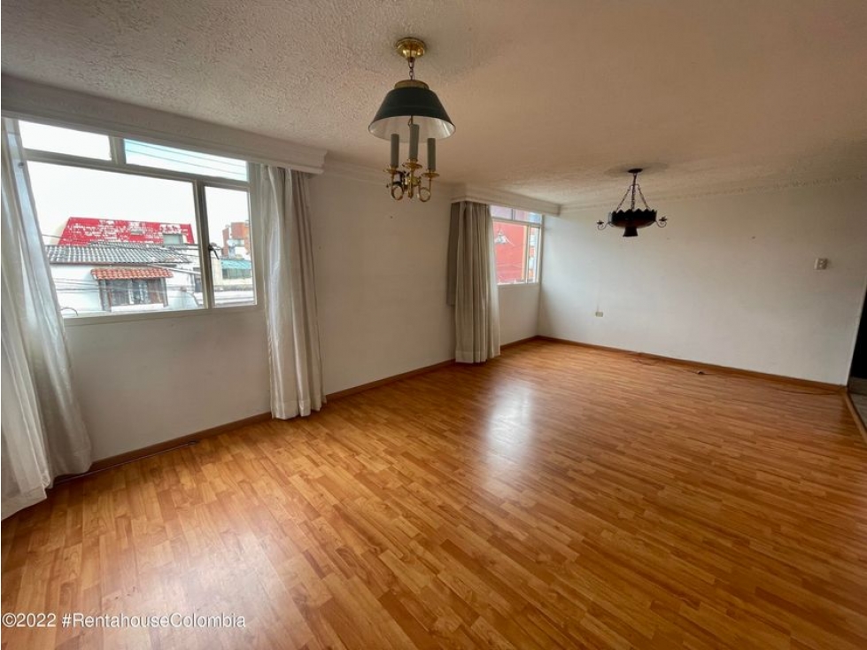 Apartamento en  Lisboa(Bogota) RAH CO: 23-1845