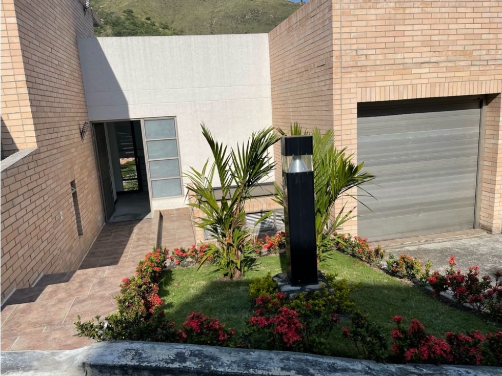 SE VENDE CASA EN CONDOMINIO  EN EL AGUACATAL (MM)