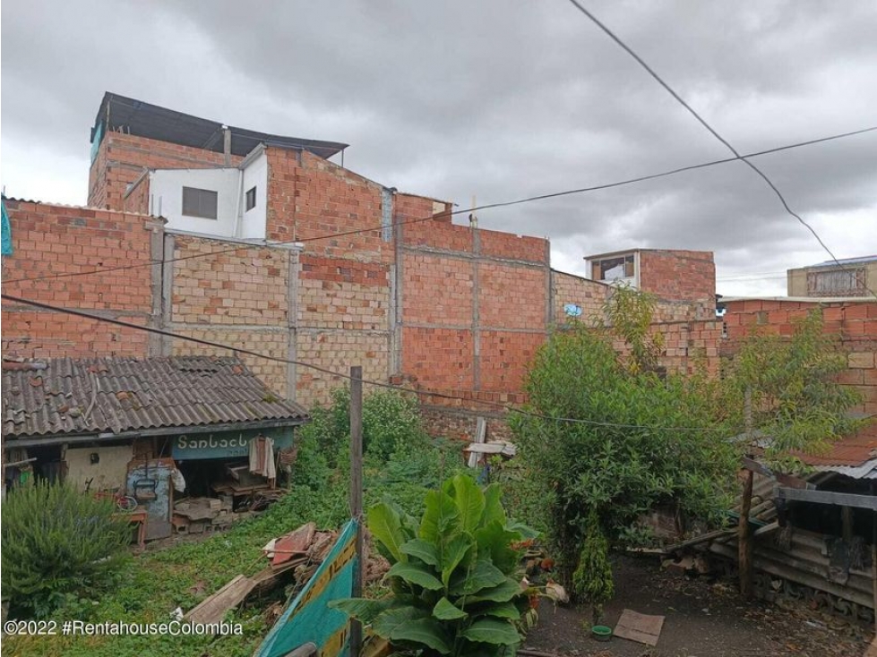 Lote en  Santa Lucia(Bogota) RAH CO: 23-1015