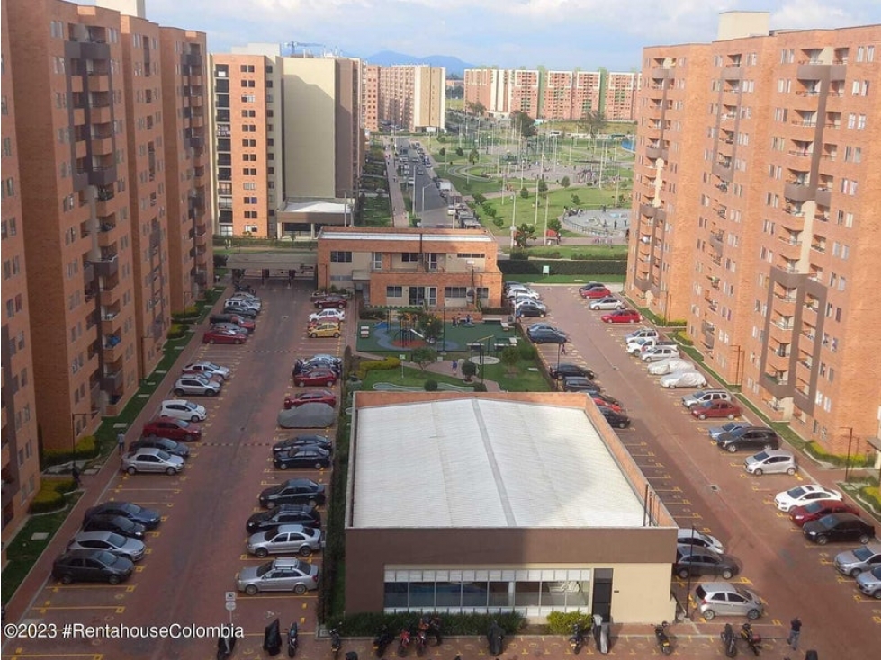 Apartamento en  La Prosperidad RAH CO: 23-2125