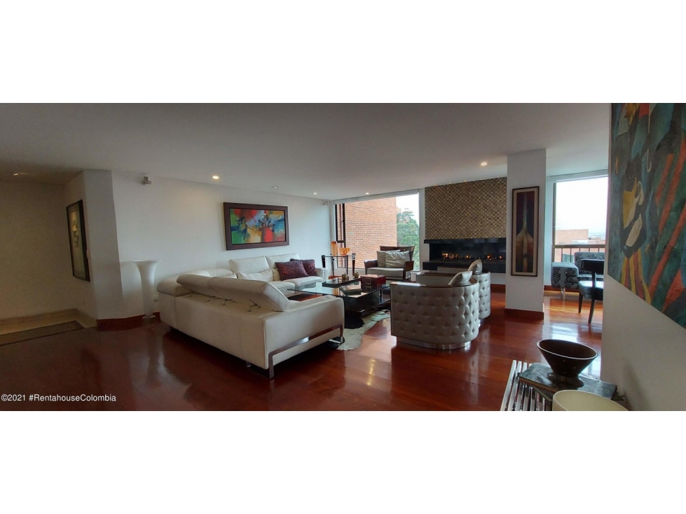 Apartamento en  Los Rosales(Bogota) RAH CO: 23-930