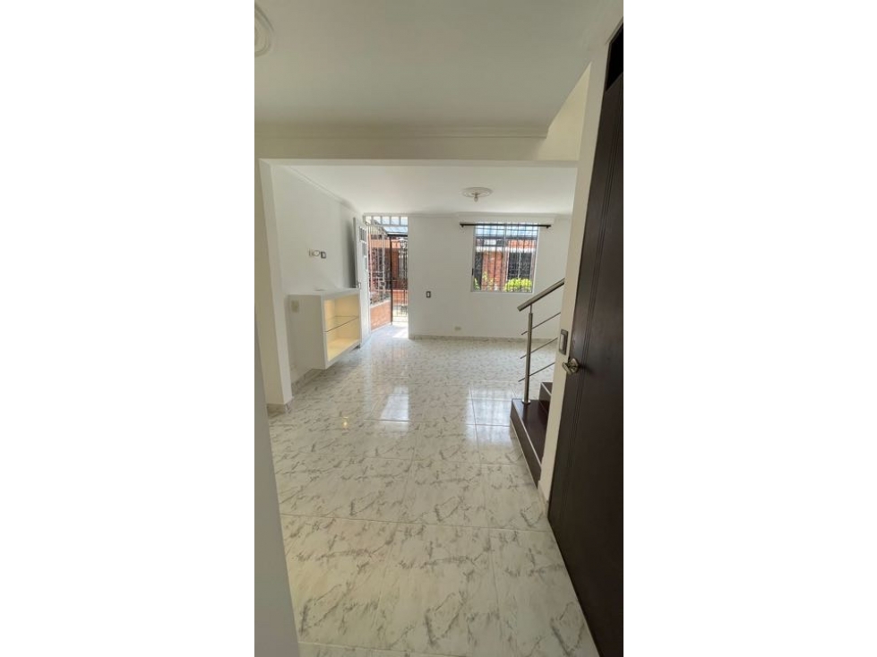 (A.C) VENDE ESPECTACULAR CASA EN CIUDAD CORDOBA (peatonal)