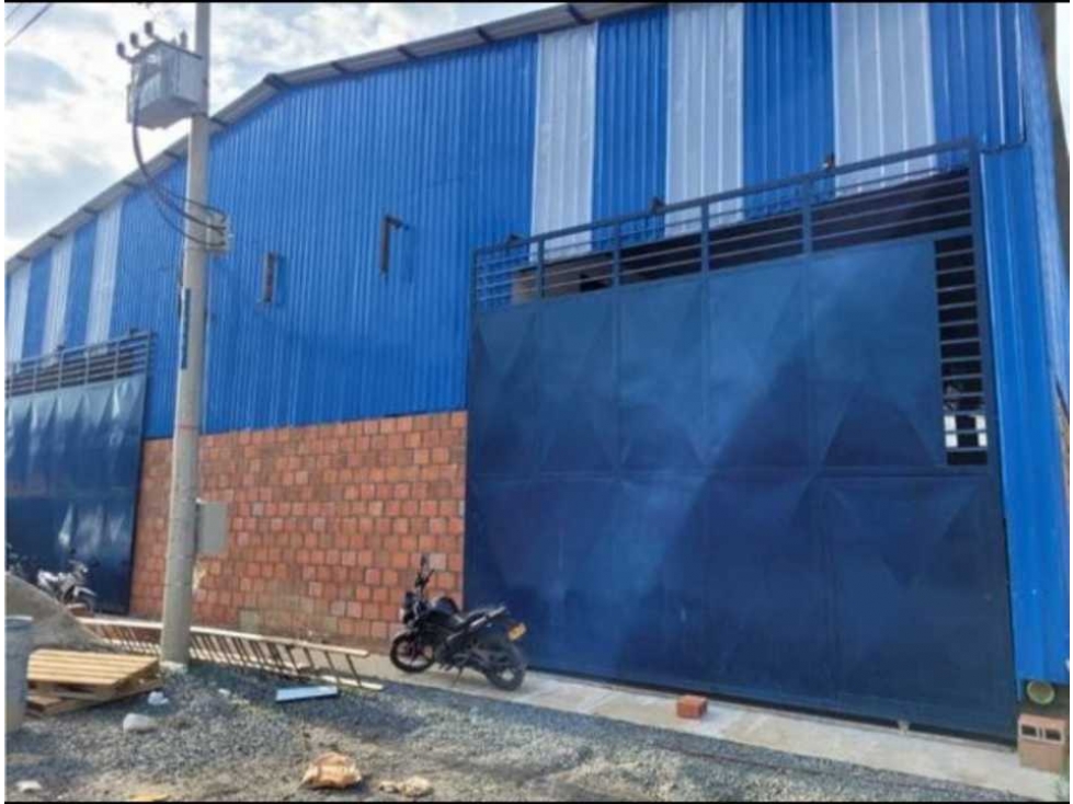 SE ALQUILAN 2 BODEGAS EN PARQUE INDUSTRIAL VIA LA DOLORES T.P