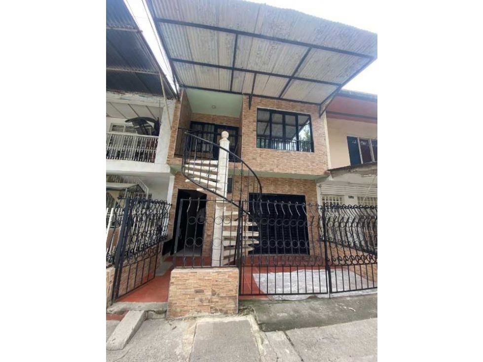 Se Vende casa de dos pisos remodelada en petecuy 3 (j.s)