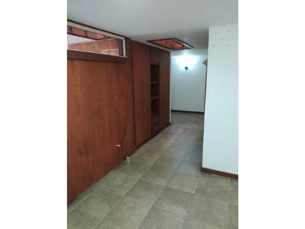 VENDO CASA EN LA FLORA T.P