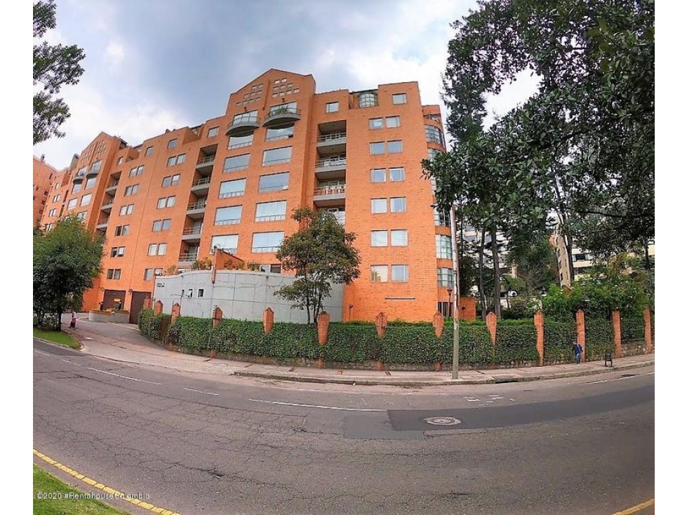 Apartamento en  Bella Suiza RAH CO: 23-1561