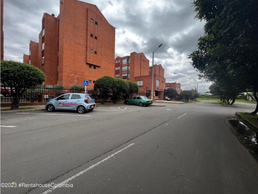 Apartamento en  Mirandela(Bogota) RAH CO: 23-2315
