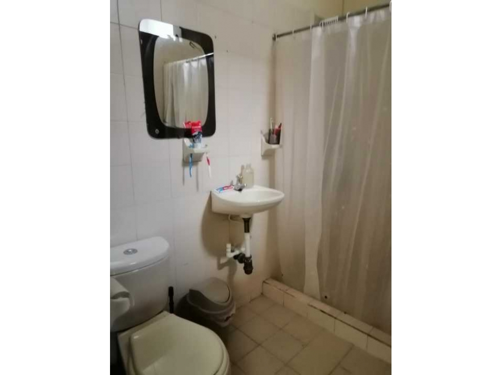 VENDO CASA EN LA NUEVA GRANADA. L. G