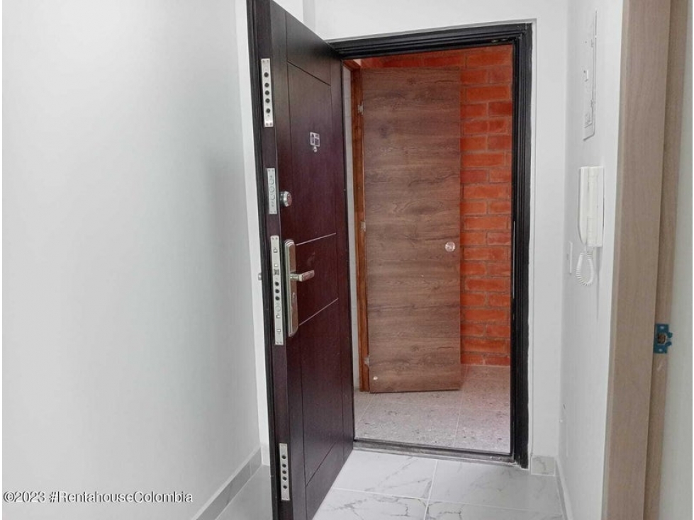 Apartamento en  Altos de Trianon C.O: 24-300