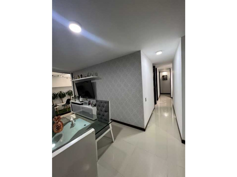 Apartamento sector laureles primer piso con terraza excelente espacio