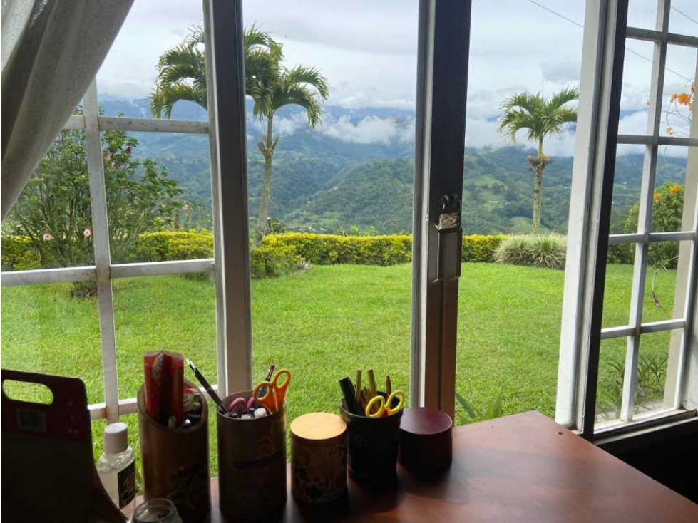 SE VENDE Finca autosostenible con espectacular vista panorámica