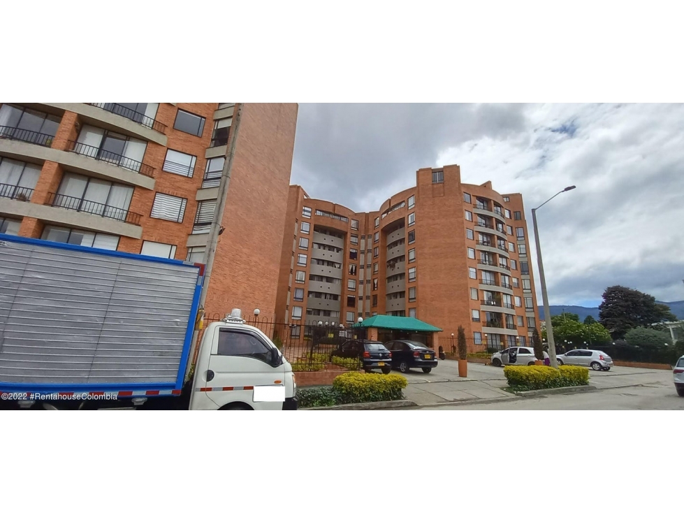 Apartamento en  Cedro Bolivar RAH CO: 24-604