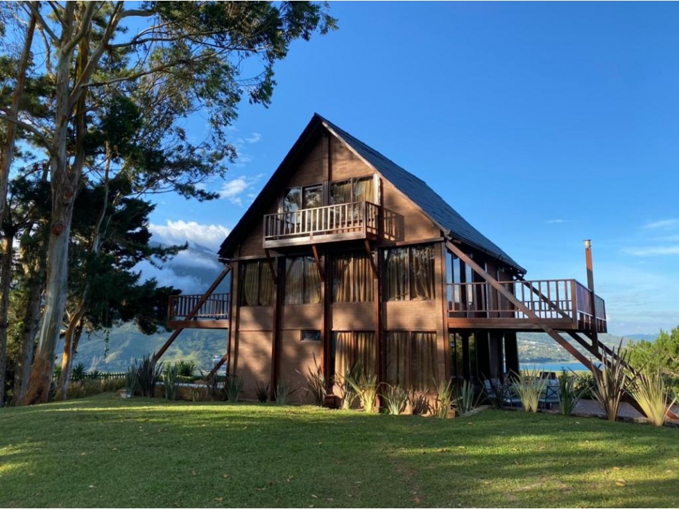 SE VENDE FINCA EN EL LAGO CALIMA