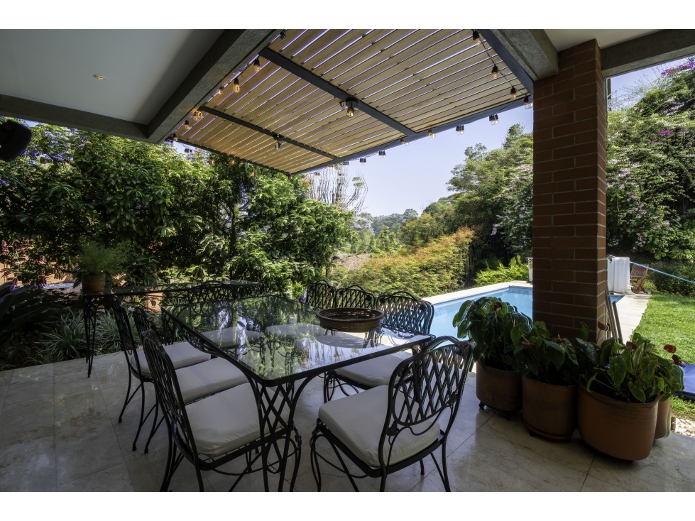 CASA CON PISCINA SITUADA EN LOS BALSOS