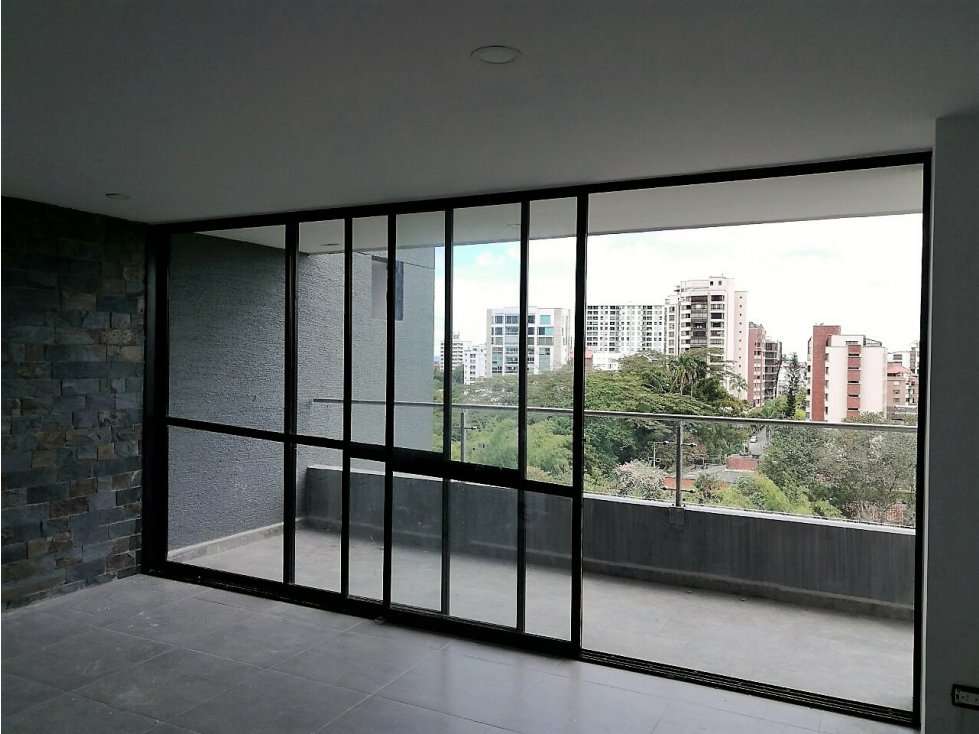 Apartamento en venta en el Norte 2000-352