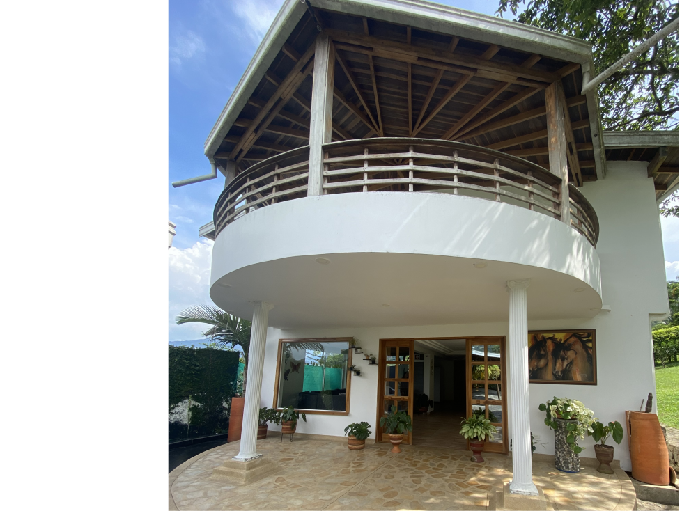 SE VENDE CASA CAMPESTRE EN COPACABANA