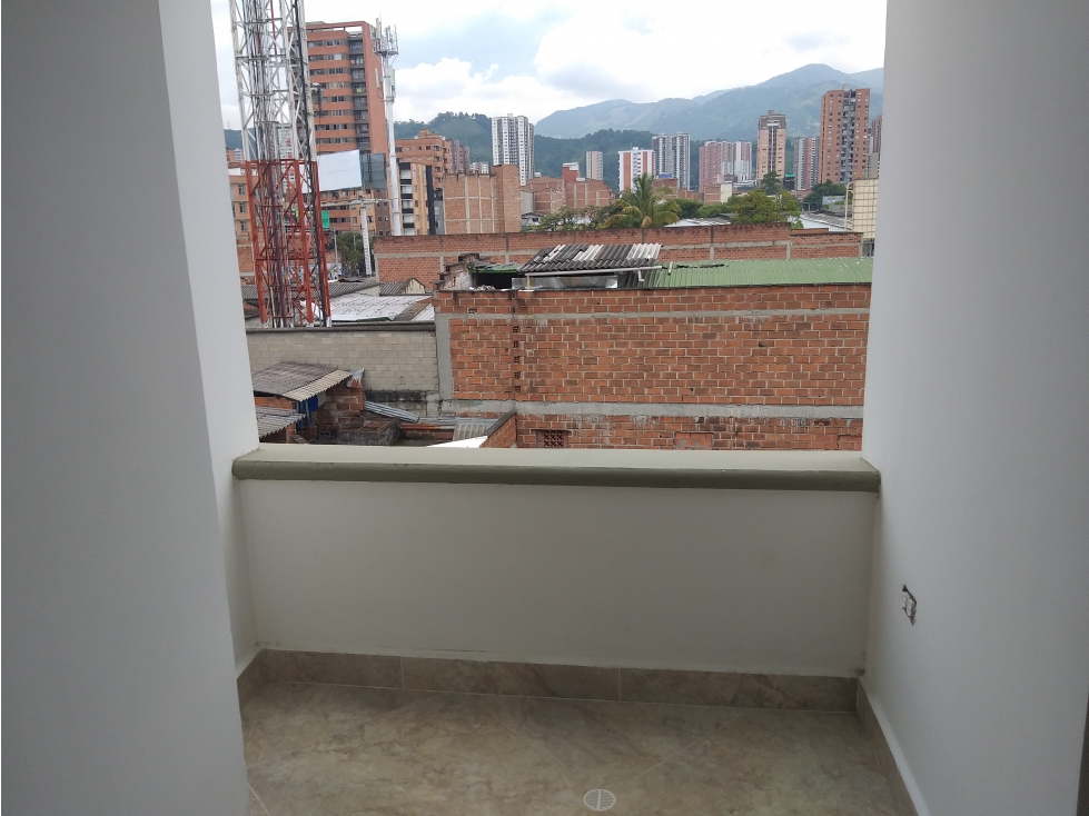 VENDO APARTAMENTO EN SABANETA - CALLE LARGA