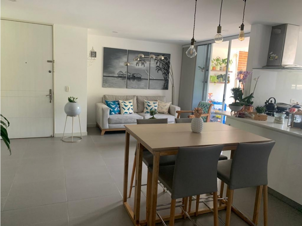 VENDO Y ARRIENDO EN PISO ALTO HERMOSO APARTAMENTO VIA PALMAS