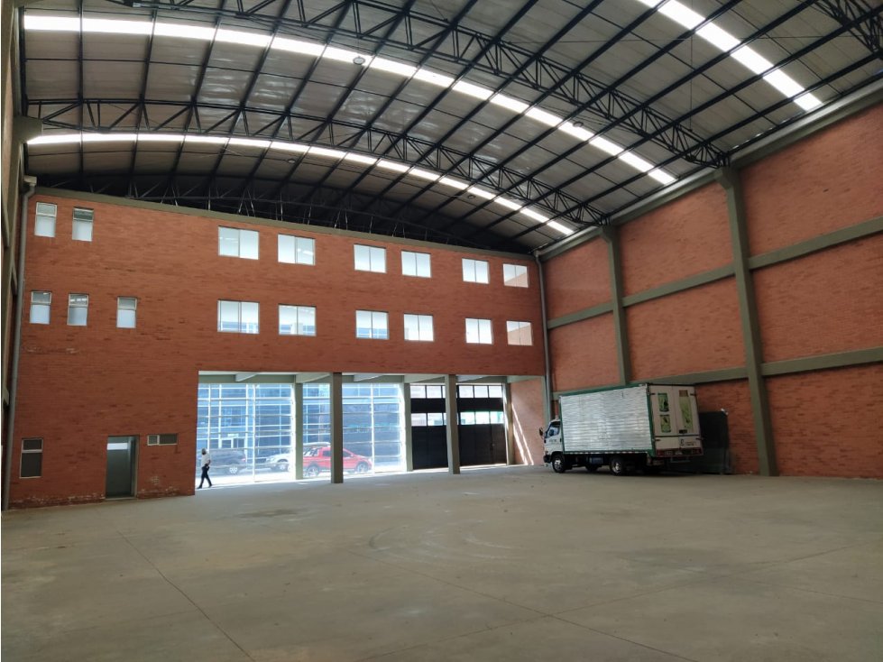 BODEGA FONTIBON 2500 M2