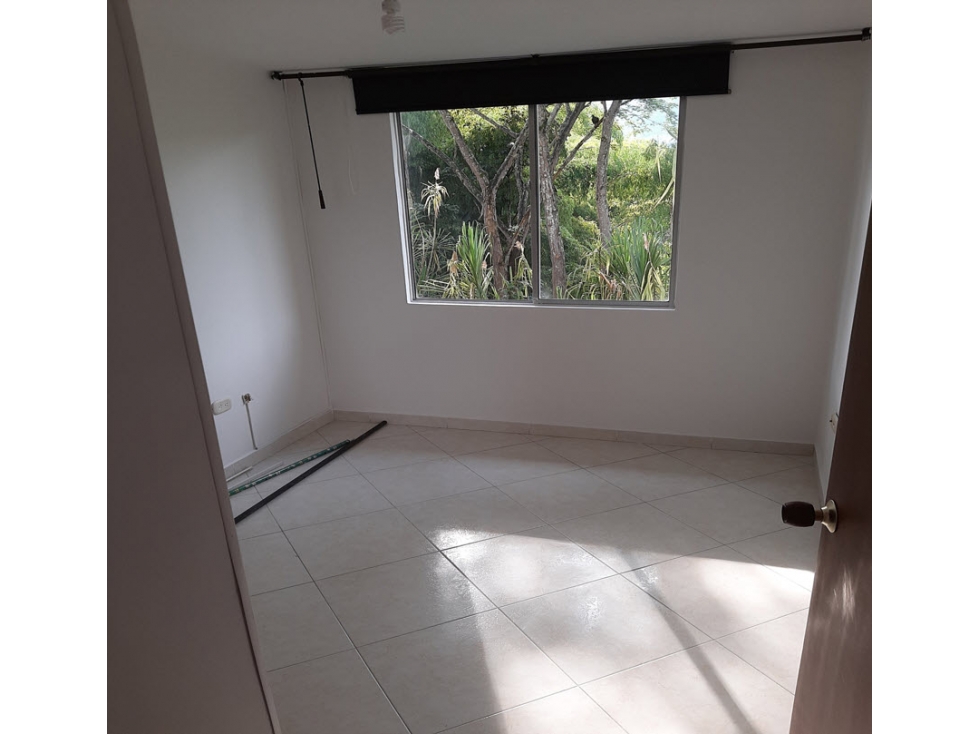 SE VENDE APARTAMENTO EN LOS CEREZOS DOSQ