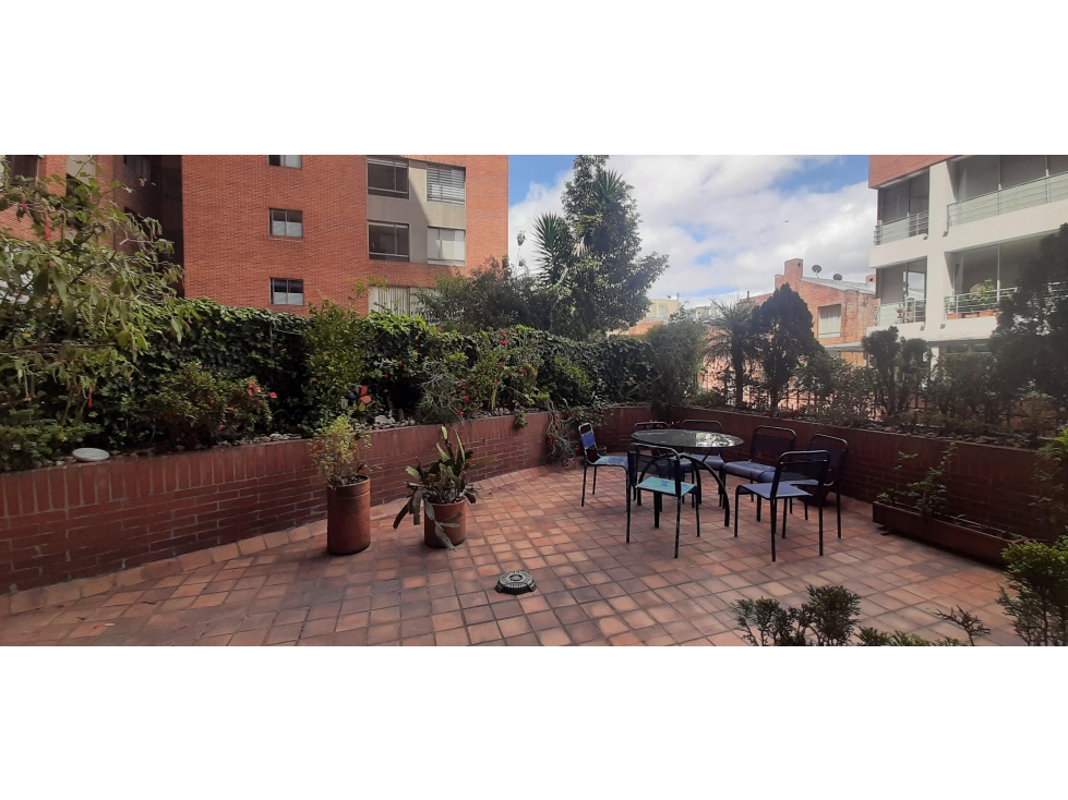 VENDO APTO LA CAROLINA 150 M2 MAS 80 DE TERRAZA $1.050 MM