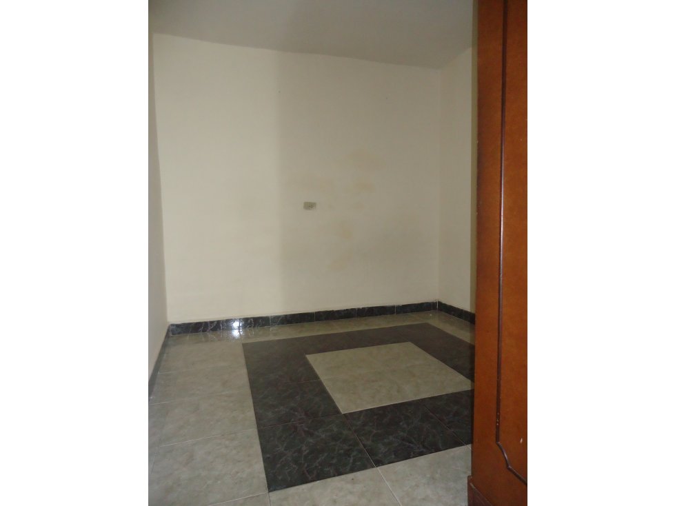 ARRIENDO CASA SECTOR PEREZ BELLO