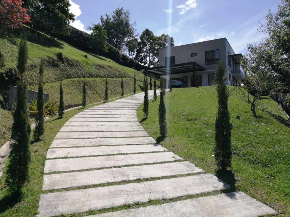 Casa Campestre Nueva en Venta en Rionegro