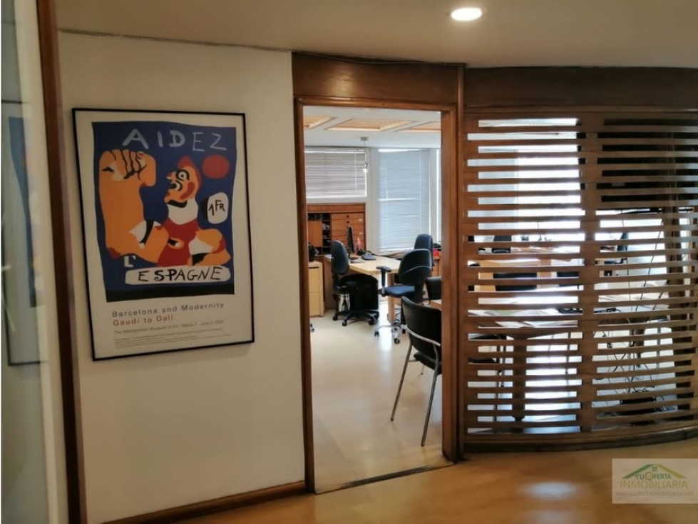 OFICINA REMODELADA CHICO - VENTA